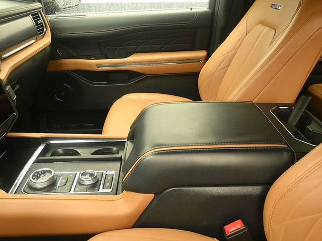 Certified 2022 Ford Expedition Max Platinum image 15