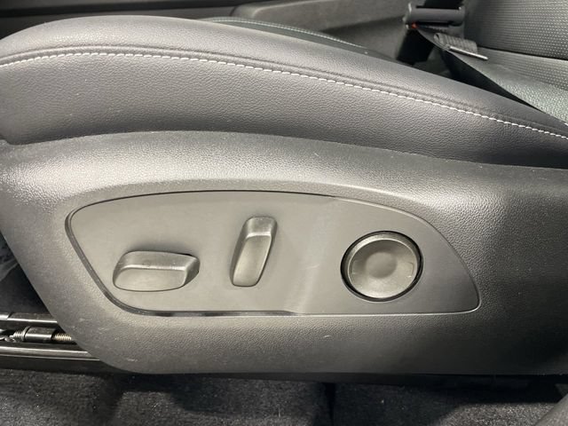Used 2026 Chevrolet Traverse LT AWD/4WD image 4