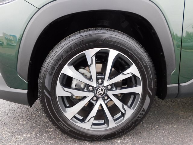 Used 2025 Toyota Corolla Cross XLE w/ Convenience Package image 10