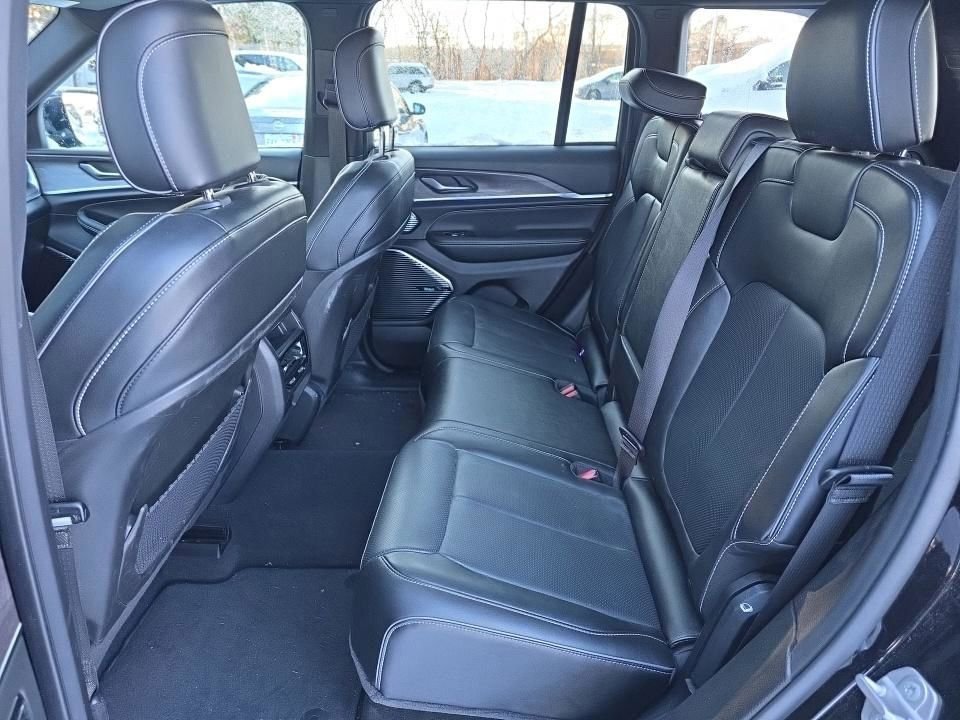 Used 2022 Jeep Grand Cherokee Overland image 20