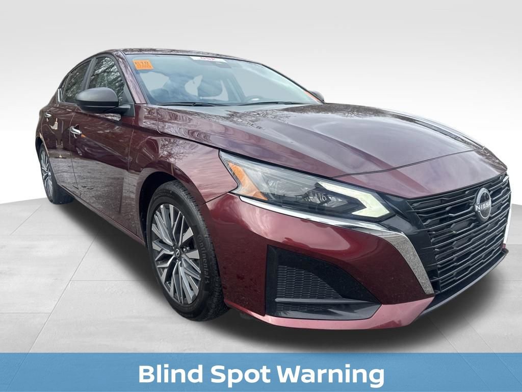 Used 2025 Nissan Altima 2.5 SV image 11