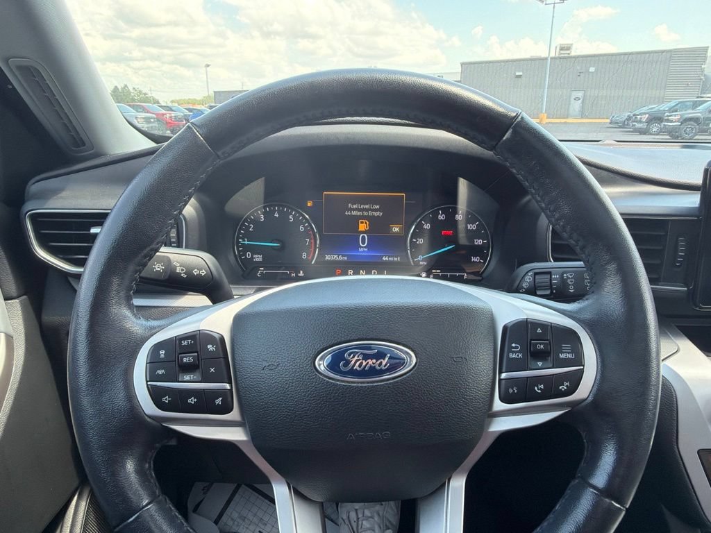 Certified 2022 Ford Explorer XLT w/ Equipment Group 202A AWD/4WD image 17