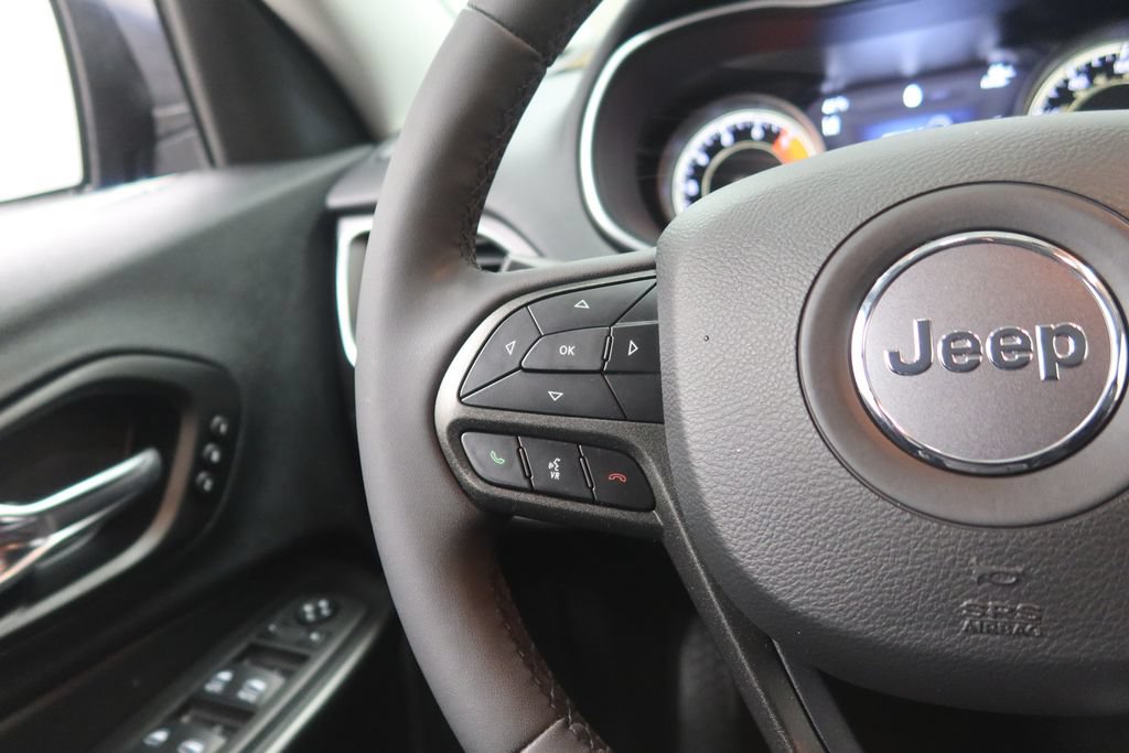 Used 2021 Jeep Cherokee Trailhawk w/ Premium Leather Package AWD/4WD image 24