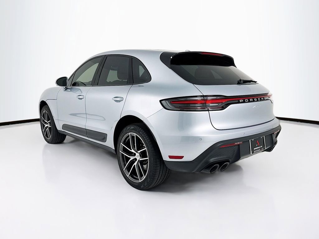 Certified 2025 Porsche Macan image 3