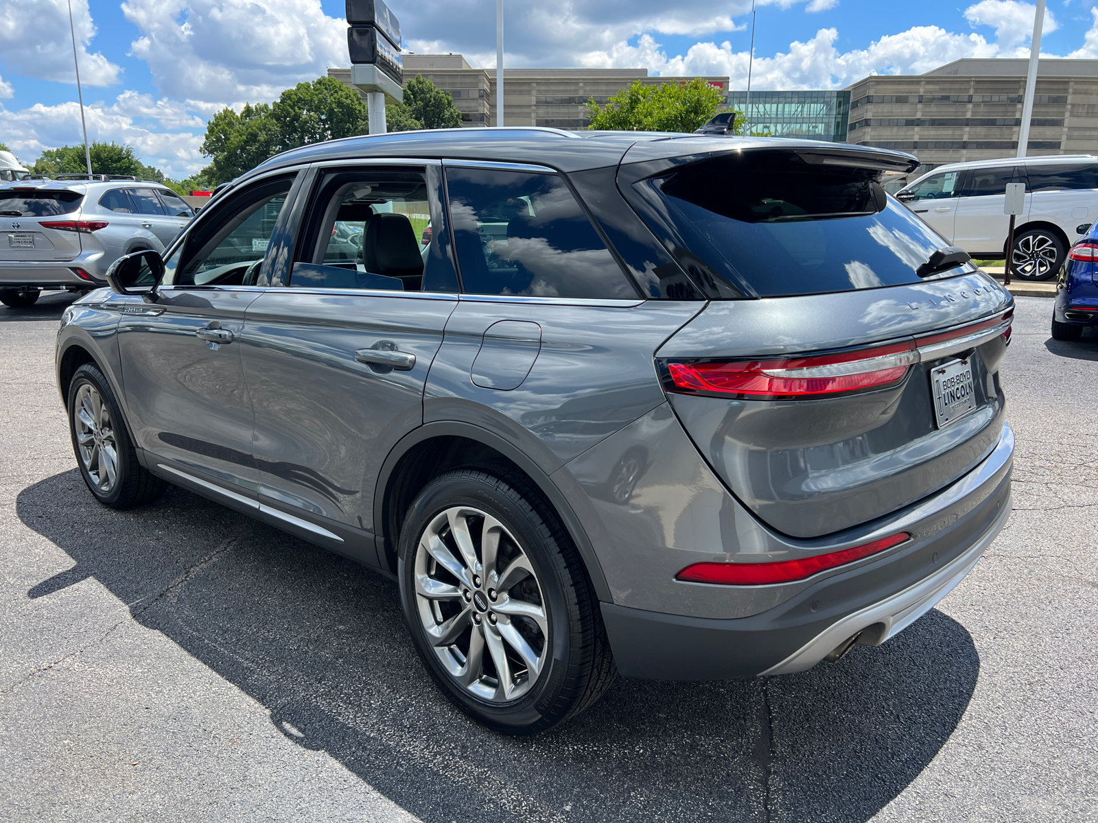 Certified 2022 Lincoln Corsair AWD w/ Premium Package image 5