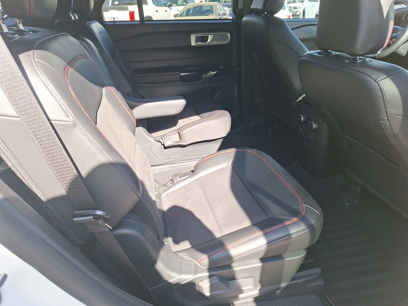 Used 2023 Ford Explorer ST-Line w/ Class IV Trailer Tow Package RWD image 30