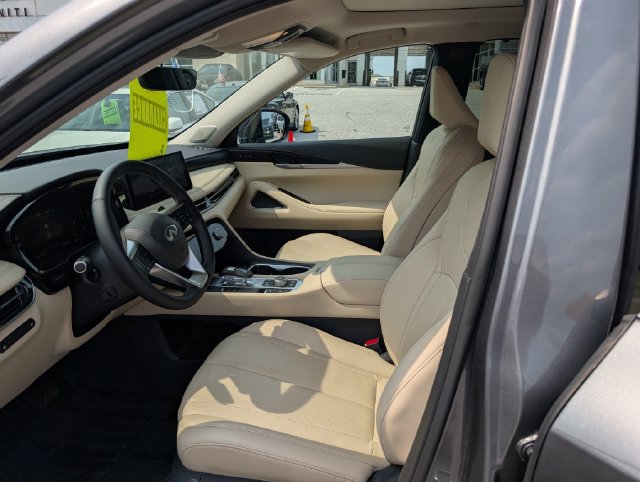 Used 2025 INFINITI QX60 Sensory AWD/4WD image 17