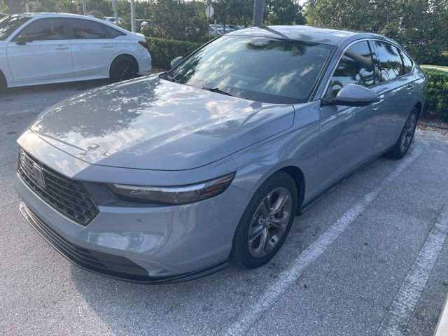 Used 2023 Honda Accord EX-L image 2