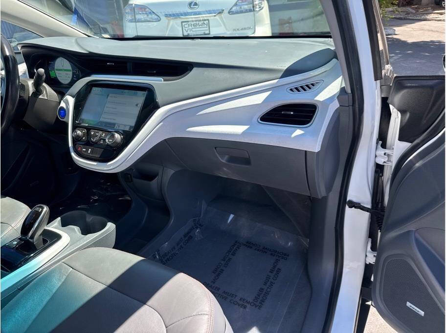 Used 2018 Chevrolet Bolt Premier w/ Infotainment Package FWD image 13