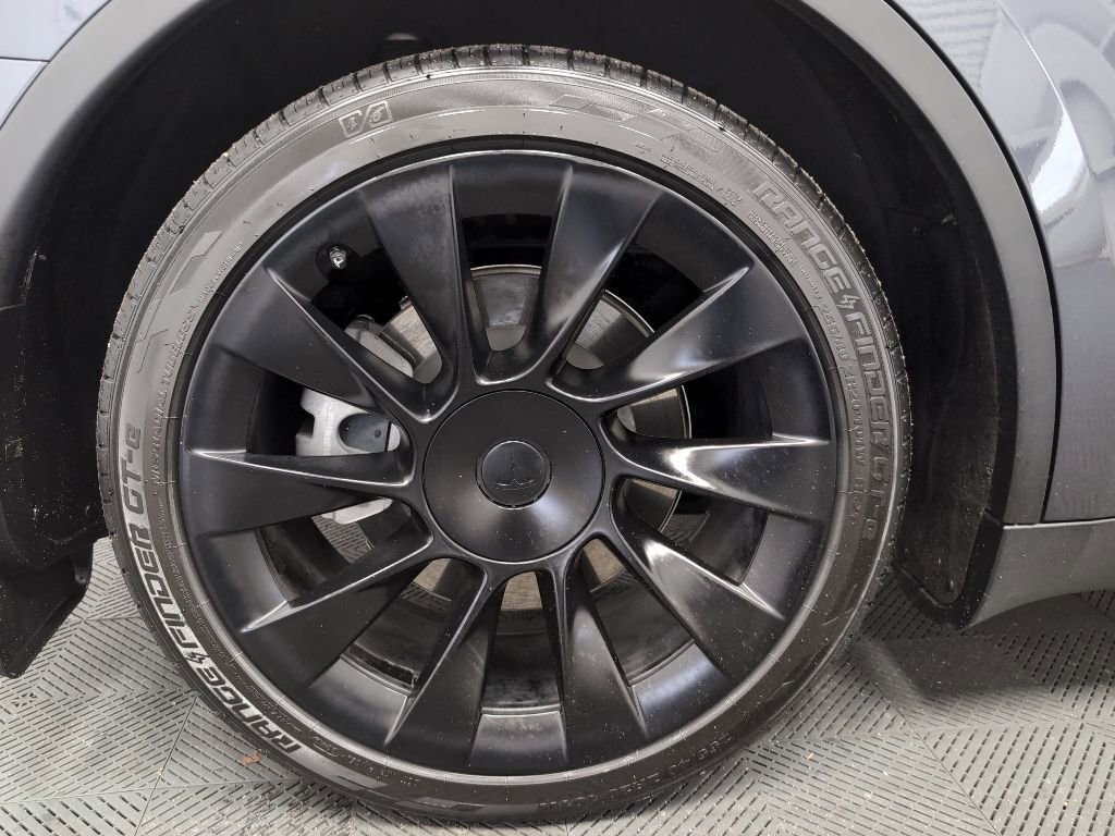 Used 2021 Tesla Model Y Long Range AWD/4WD image 37