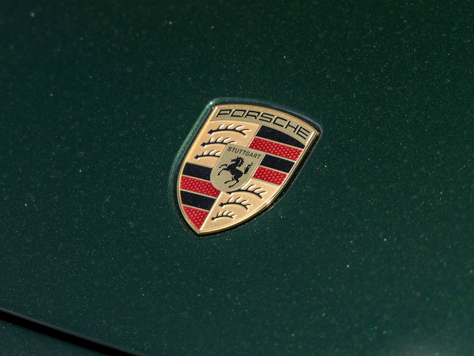 Certified 2025 Porsche Macan 4 Electric image 17