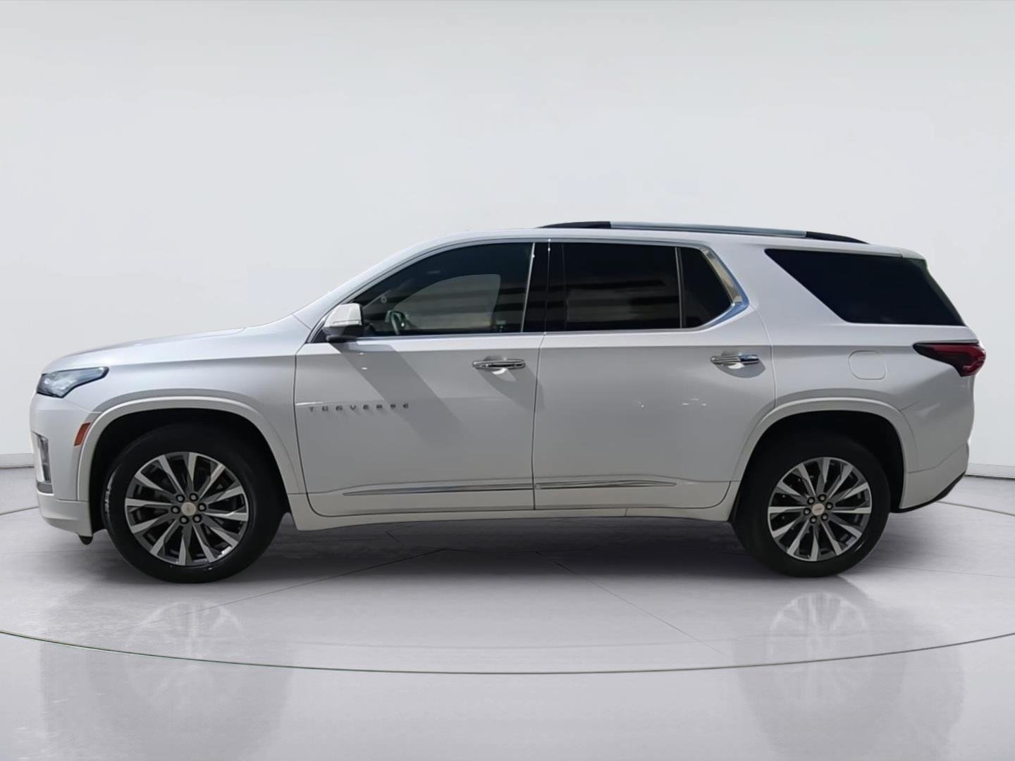 Used 2023 Chevrolet Traverse Premier AWD/4WD image 5