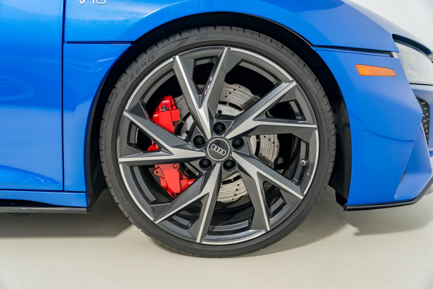 Used 2021 Audi R8 V10 w/ Premium Package RWD image 24