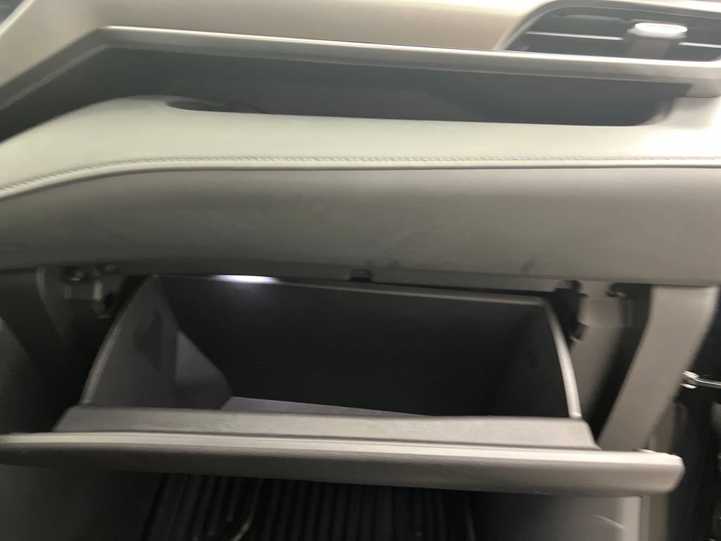 Used 2025 Toyota Highlander XLE FWD image 37