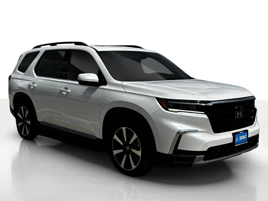Used 2025 Honda Pilot Touring image 8
