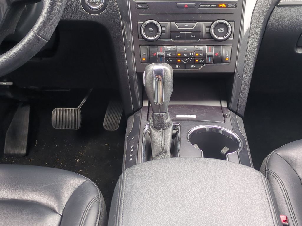 Used 2019 Ford Explorer XLT w/ Equipment Group 202A image 21