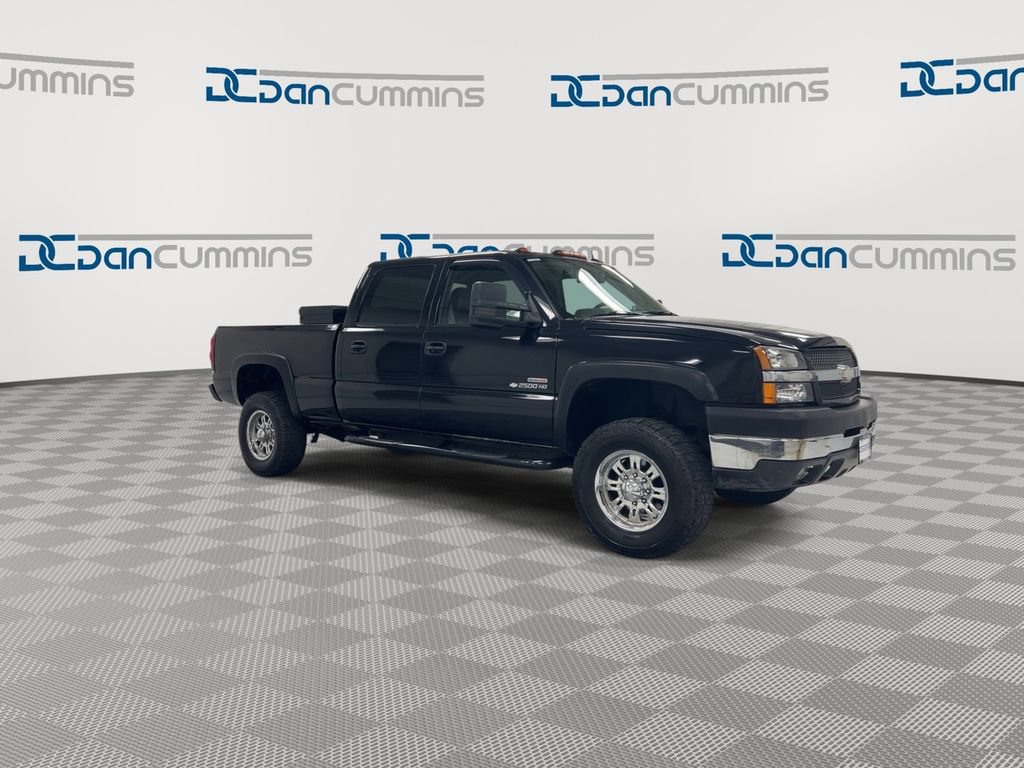 Used 2004 Chevrolet Silverado 2500 LT w/ Skid Plate Package AWD/4WD image 2