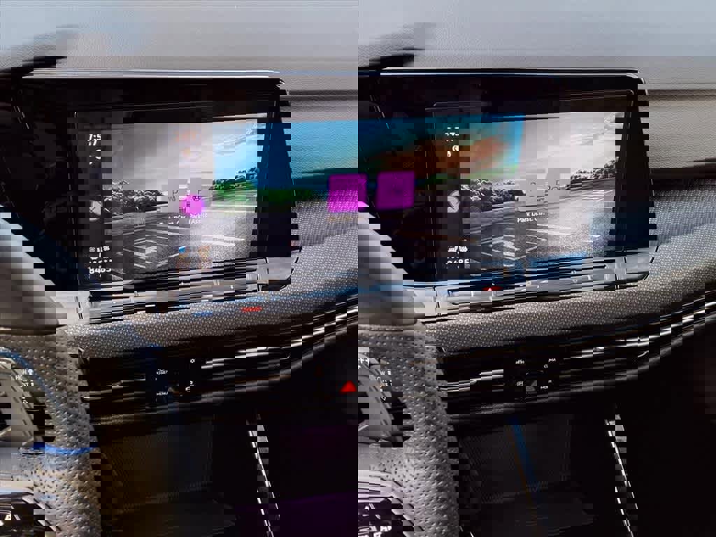 Used 2024 Volkswagen Golf R image 21