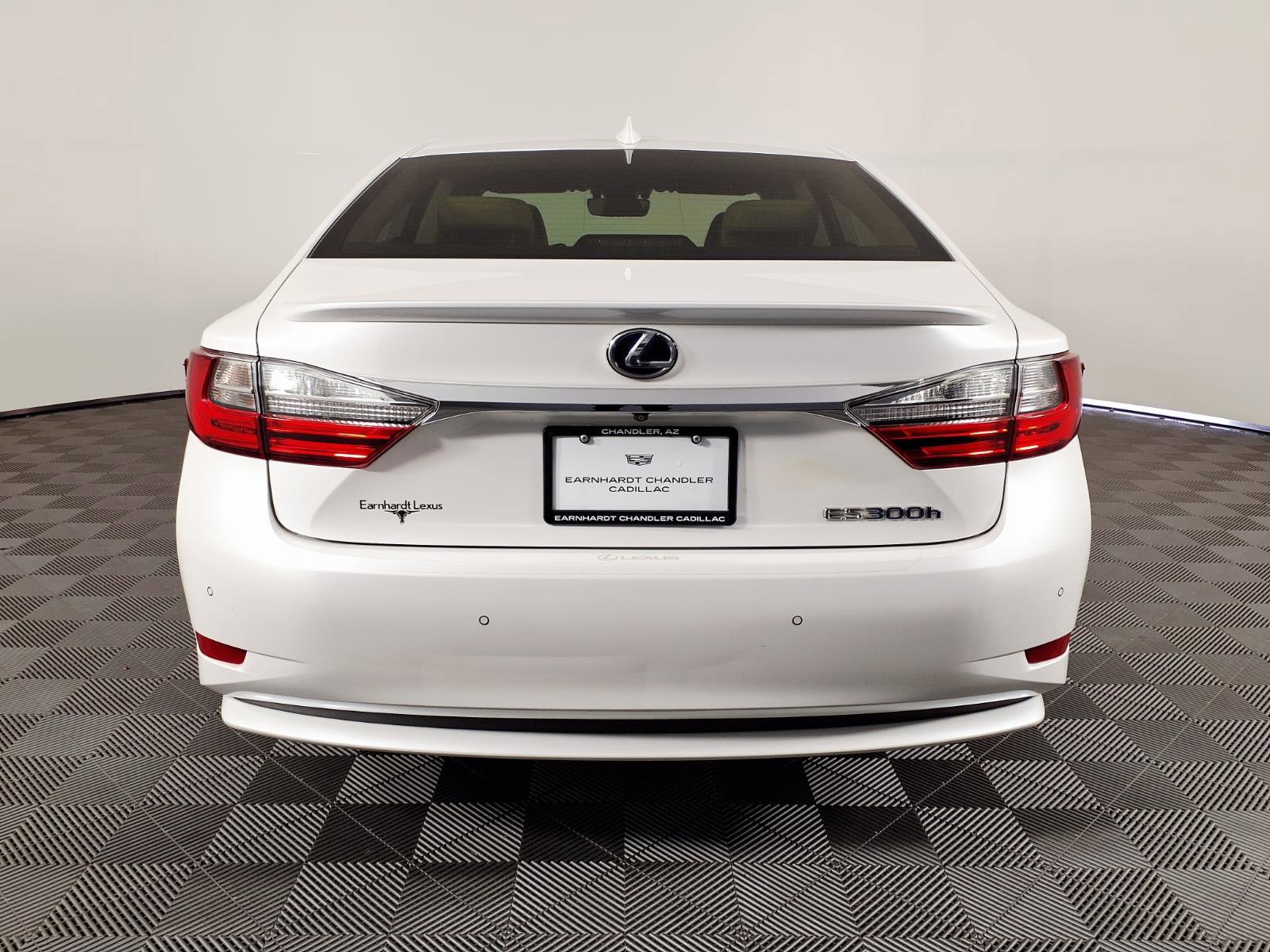 Used 2018 Lexus ES 300h w/ Navigation Package FWD image 5