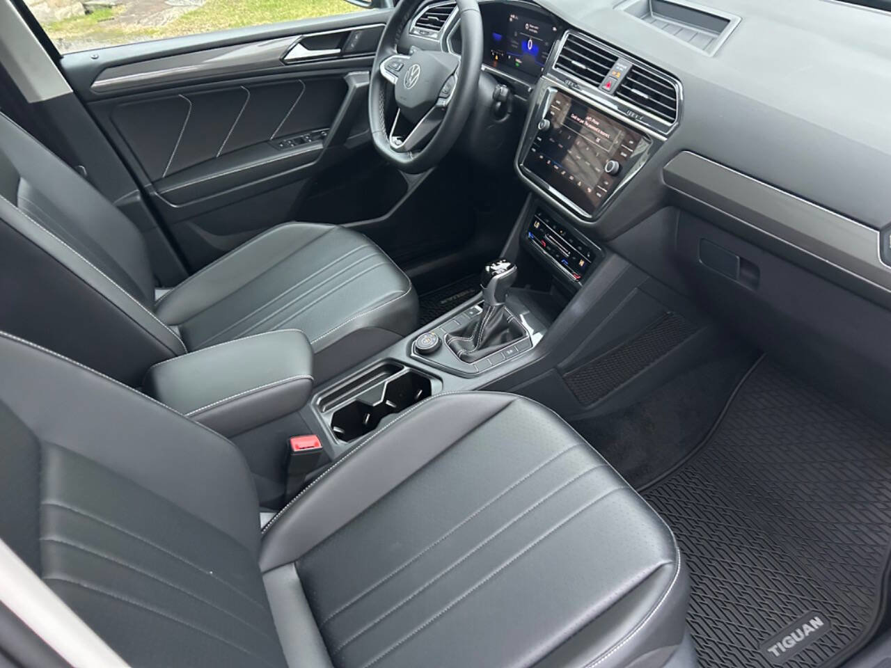 Used 2022 Volkswagen Tiguan SE image 47