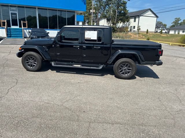 Used 2024 Jeep Gladiator Sport AWD/4WD image 21