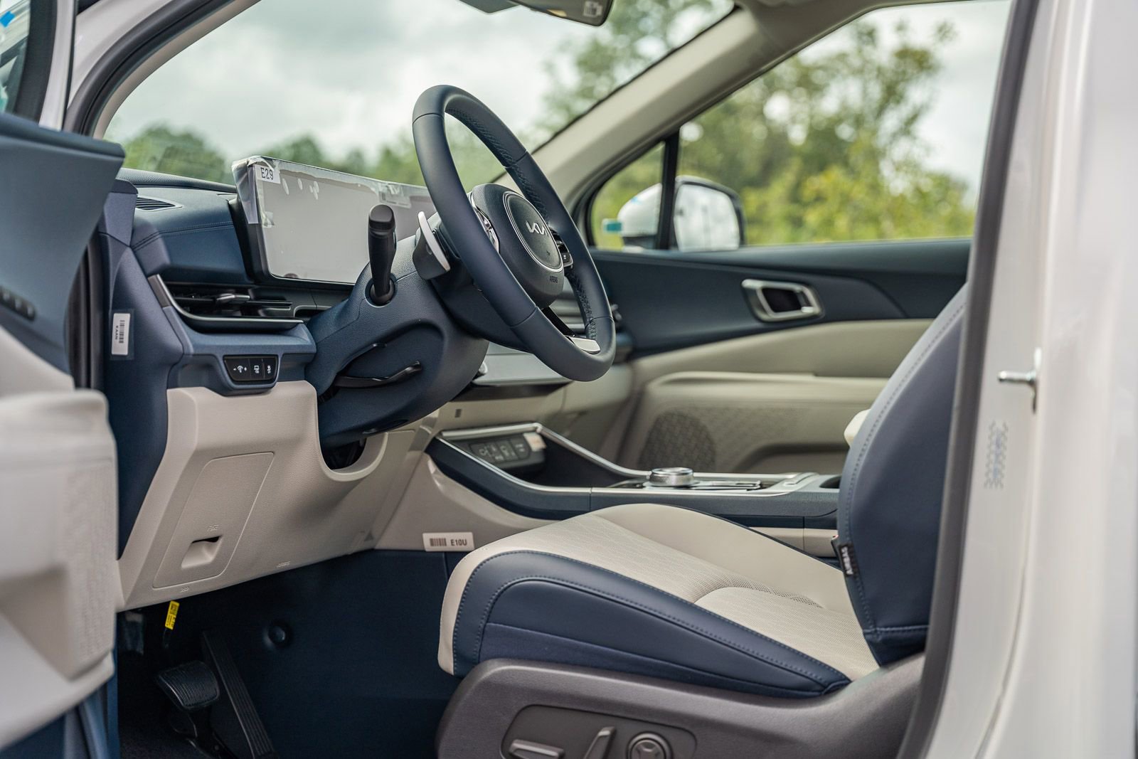 New 2026 Kia Carnival EX image 13