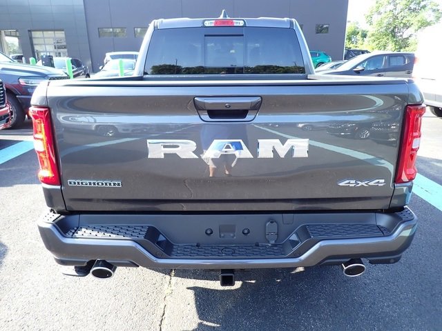 New 2026 RAM 1500 4x4 Crew Cab image 3