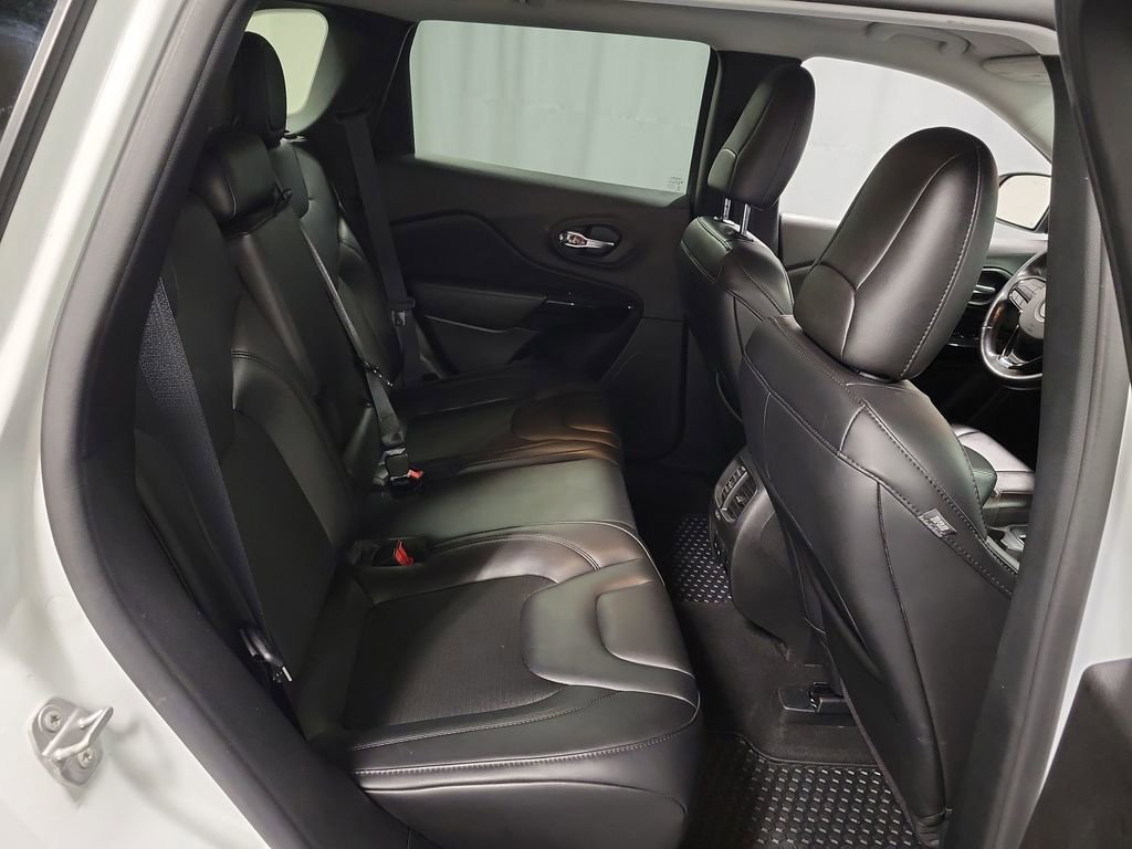 Used 2020 Jeep Cherokee Latitude Plus image 26