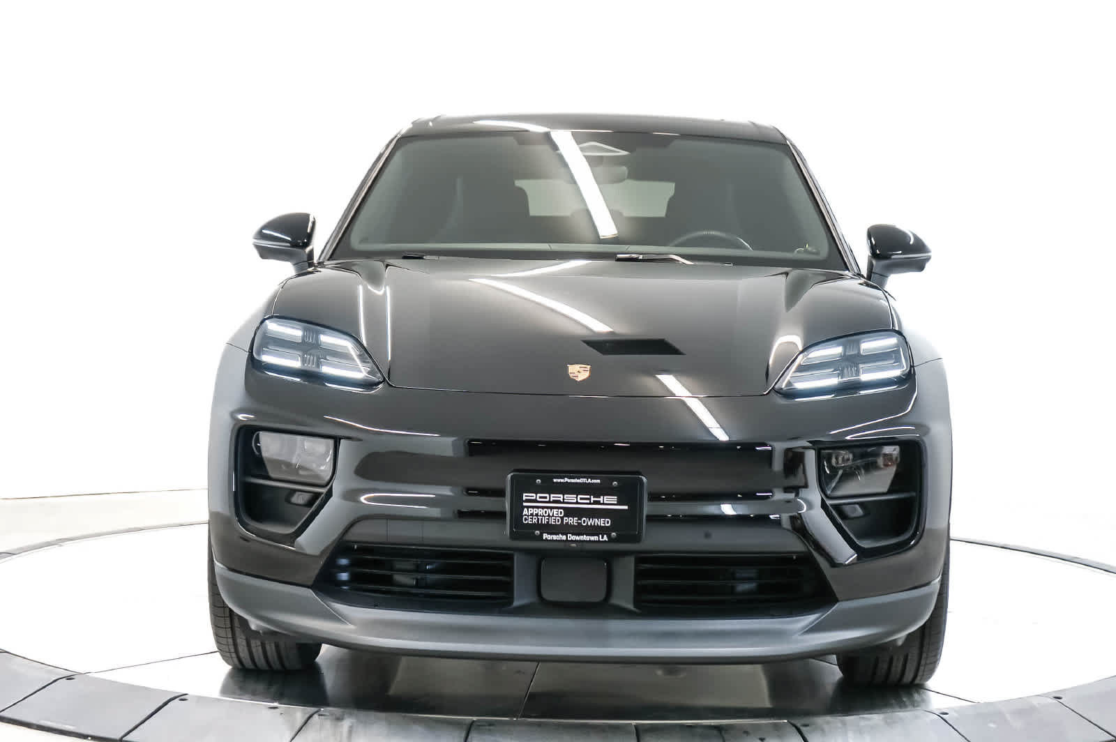 Certified 2026 Porsche Macan Electric RWD image 6