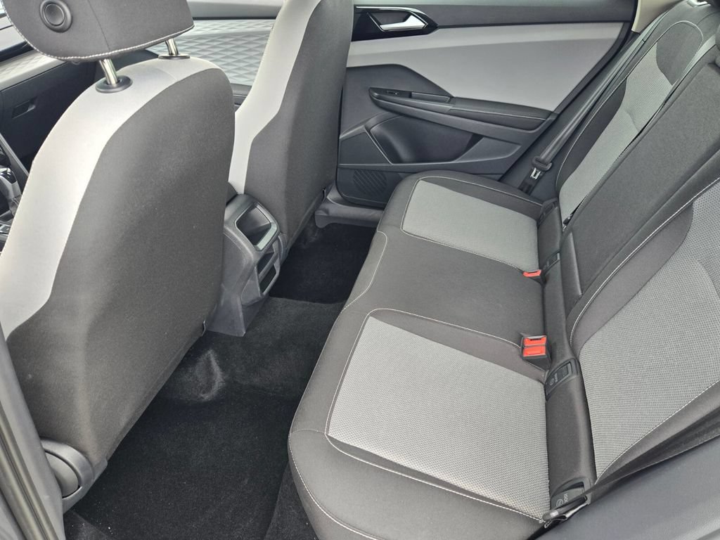 Certified 2024 Volkswagen Taos S FWD image 12