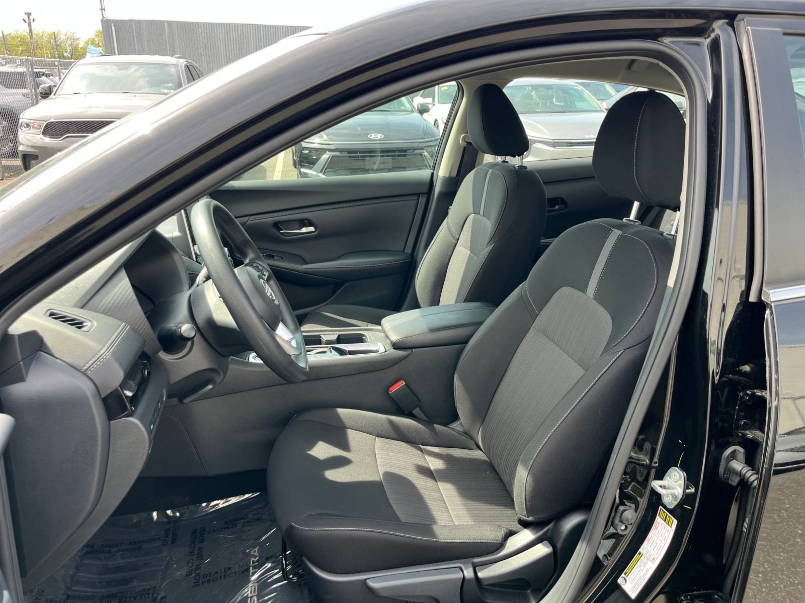 Used 2025 Nissan Sentra SV FWD image 35