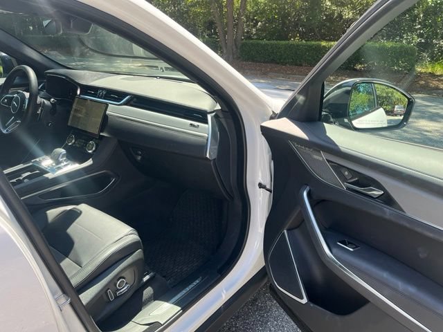Certified 2023 Jaguar F-PACE SVR AWD/4WD image 10