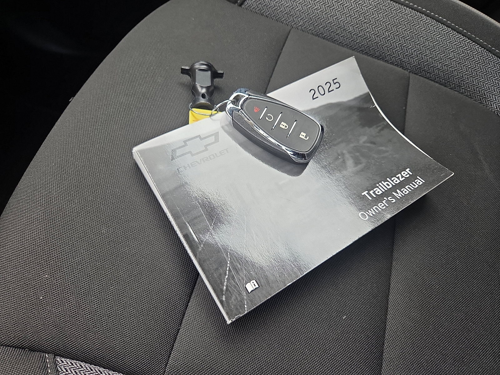 Used 2025 Chevrolet TrailBlazer LT image 32