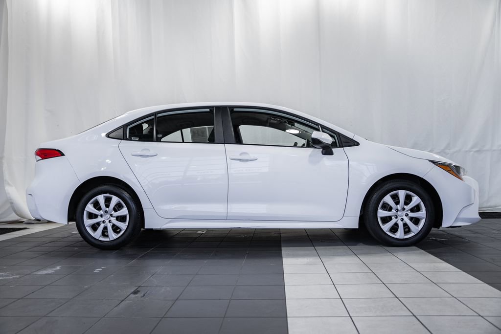 Used 2024 Toyota Corolla LE image 3