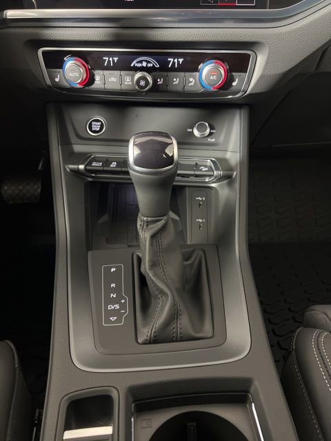 Certified 2025 Audi Q3 2.0T Premium w/ Convenience Package image 24