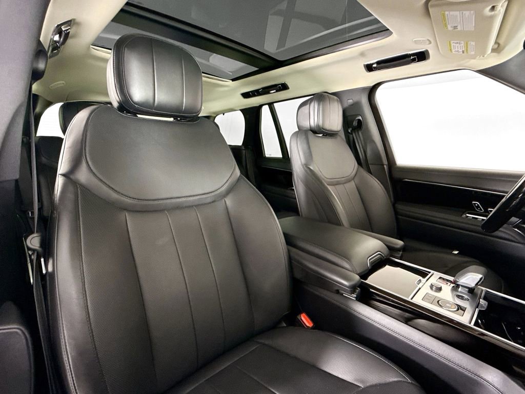 Used 2023 Land Rover Range Rover SE image 14