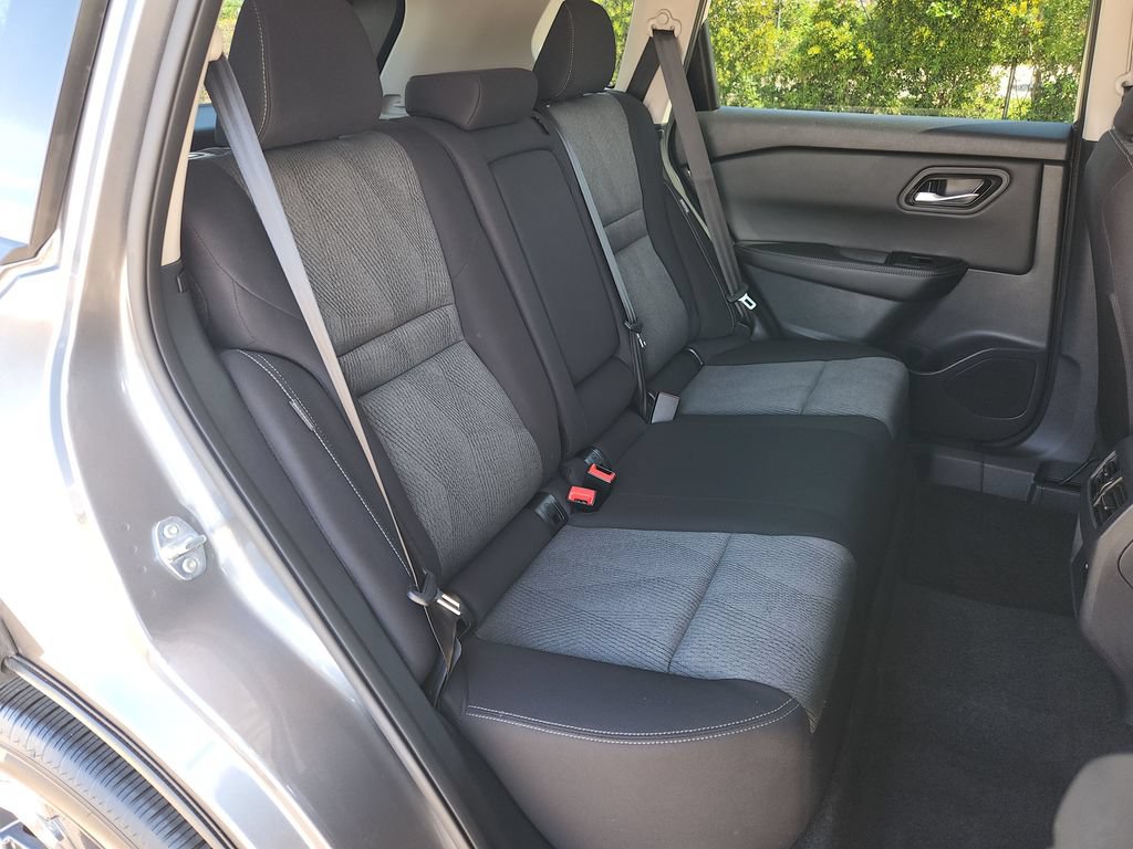 Used 2026 Nissan Rogue SV FWD image 15