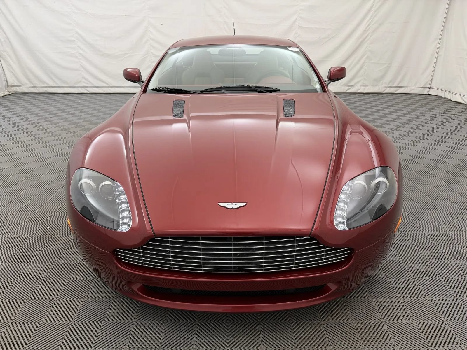 Used 2007 Aston Martin V8 Vantage Coupe RWD image 3