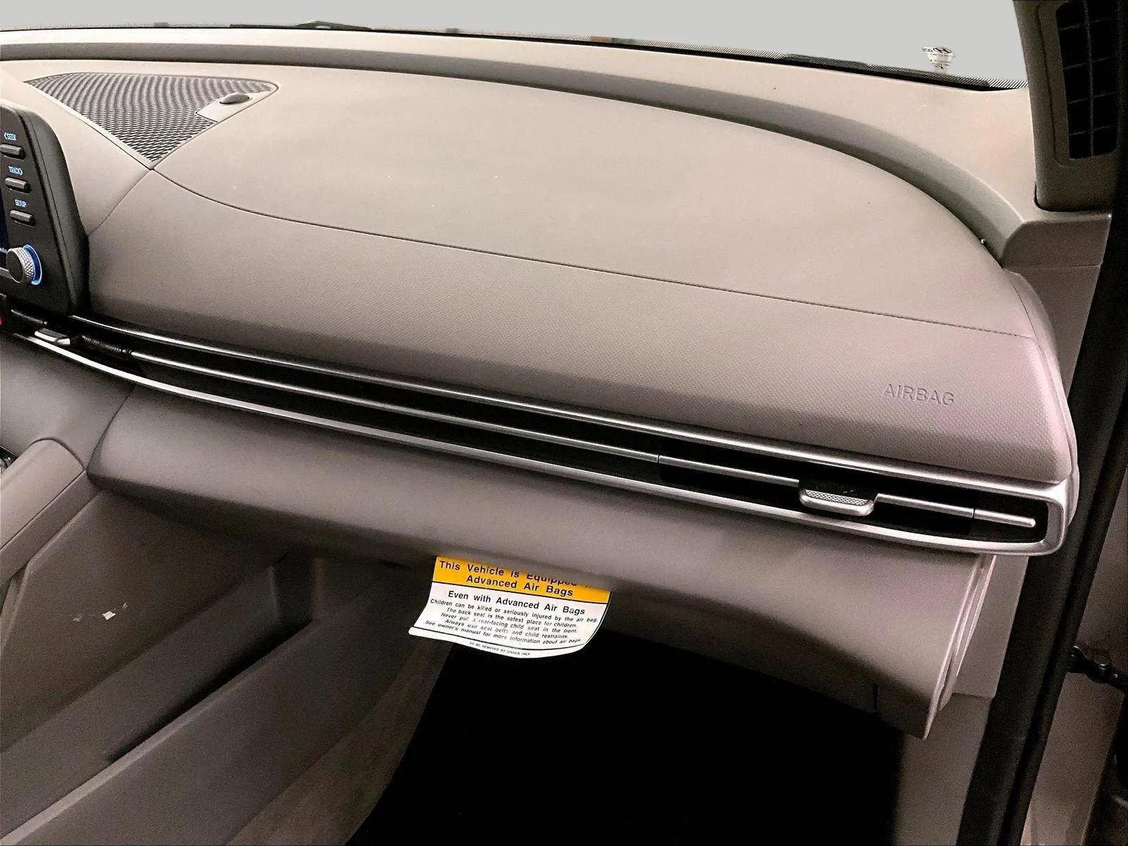 Used 2025 Hyundai Elantra Blue image 15