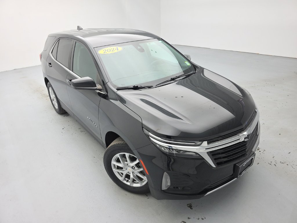 Used 2024 Chevrolet Equinox LT w/ LPO, Floor Liner Package AWD/4WD image 2