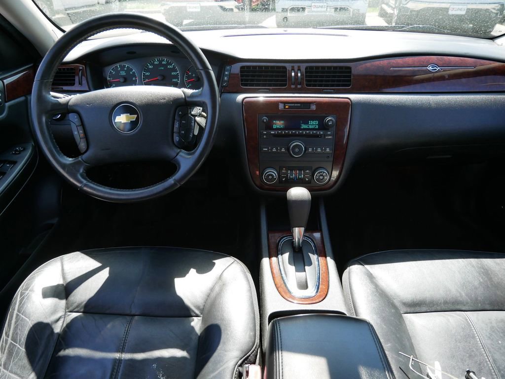 Used 2010 Chevrolet Impala LT w/ Luxury Edition Package FWD image 18