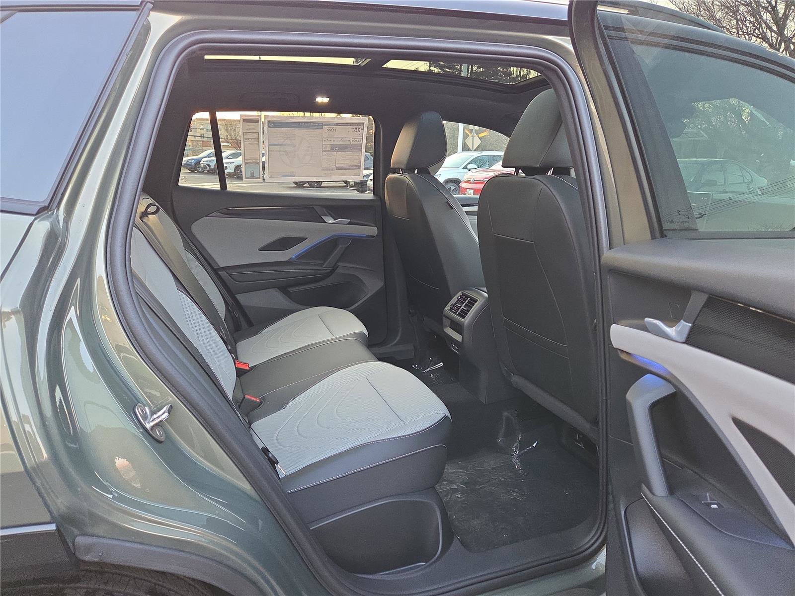 New 2026 Volkswagen Tiguan SE R-Line image 30