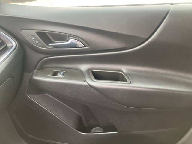 Used 2023 Chevrolet Equinox LT w/ Driver Convenience Package image 18