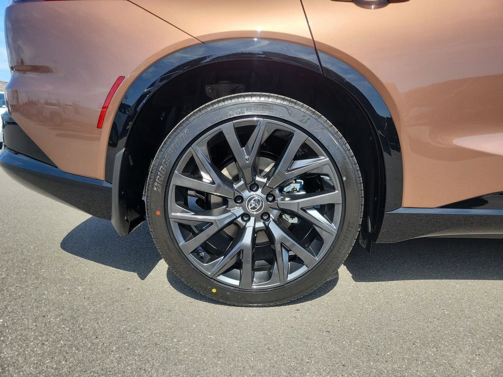 New 2026 Toyota Crown Signia AWD/4WD image 5