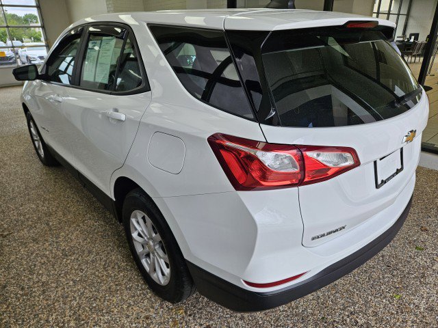 Used 2021 Chevrolet Equinox LS AWD/4WD image 4