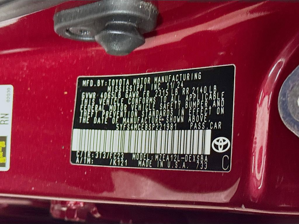 Used 2025 Toyota Corolla SE image 28