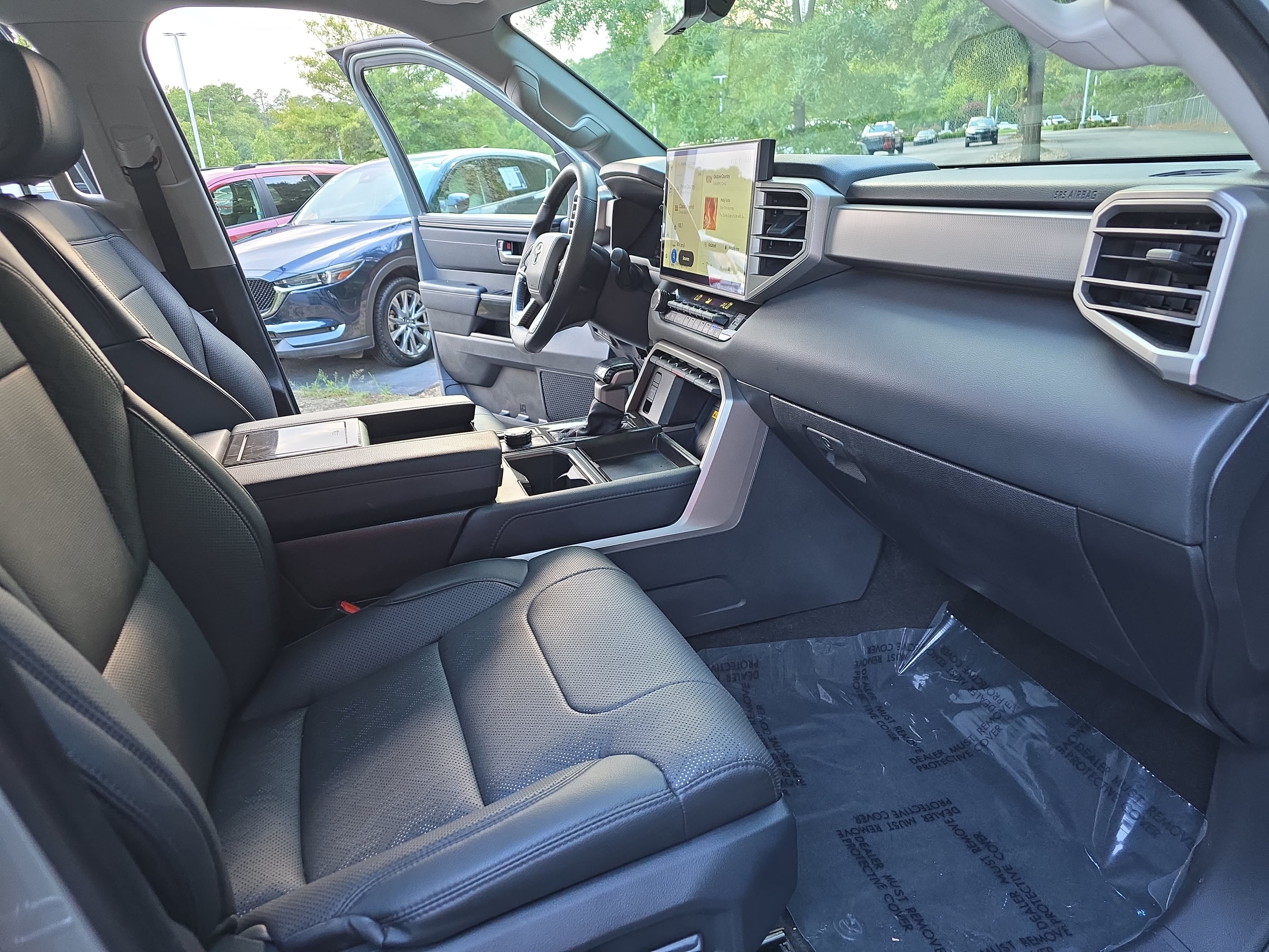Used 2024 Toyota Tundra Limited w/ Power Package AWD/4WD image 10