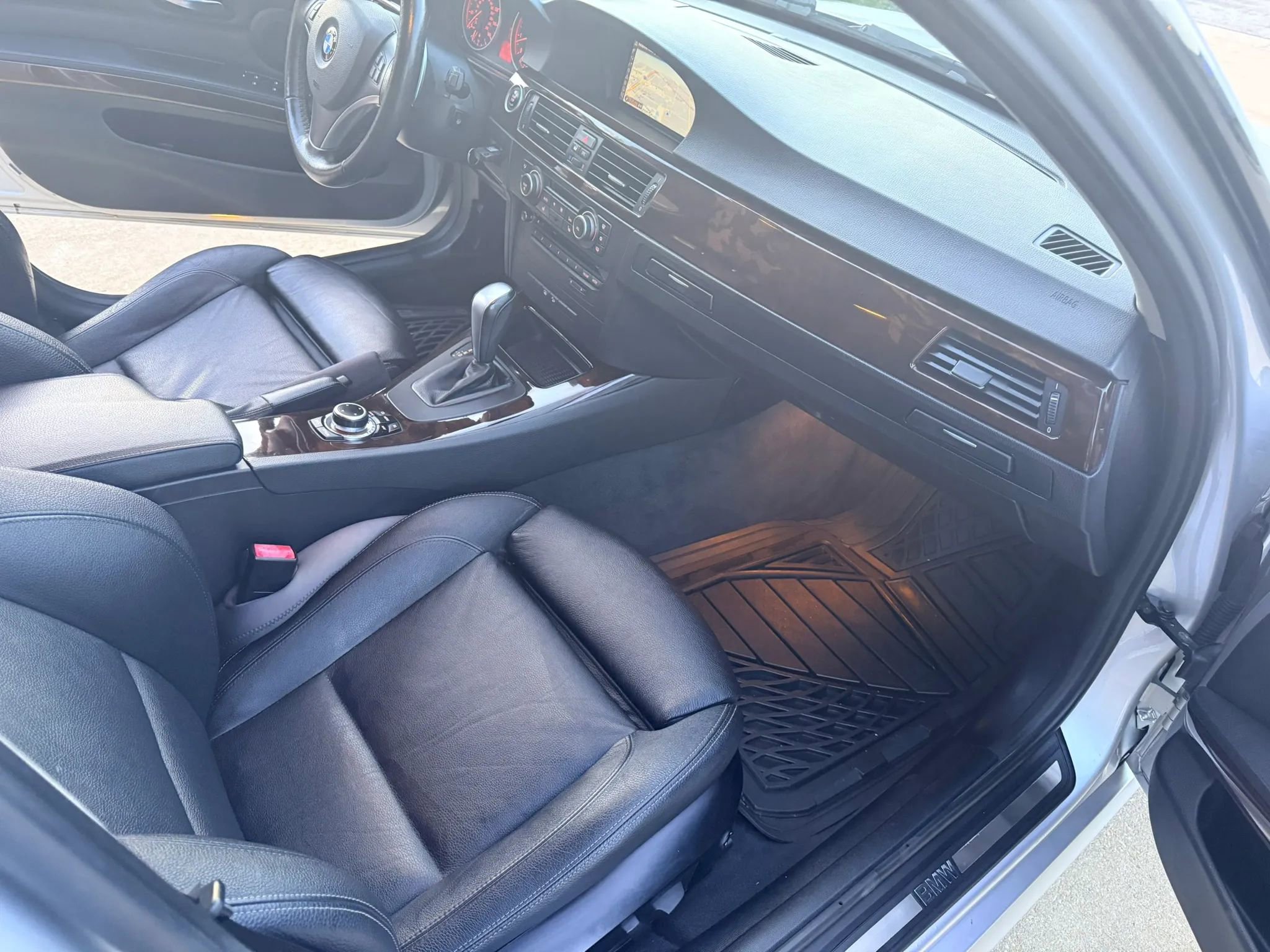 Used 2011 BMW 328i xDrive Sedan AWD/4WD image 16