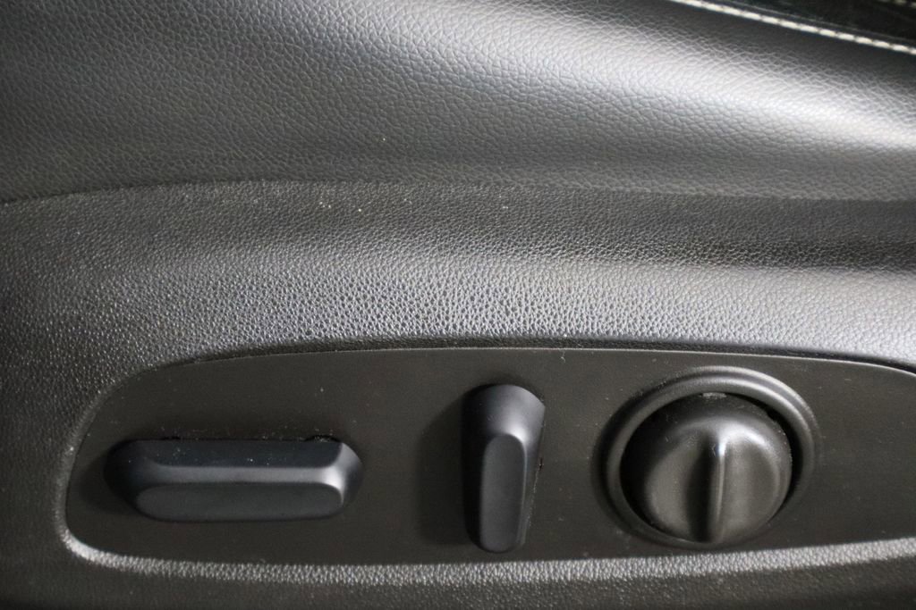 Used 2018 GMC Acadia SLT image 25