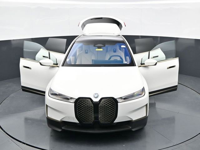 Used 2023 BMW iX xDrive50 AWD/4WD image 45